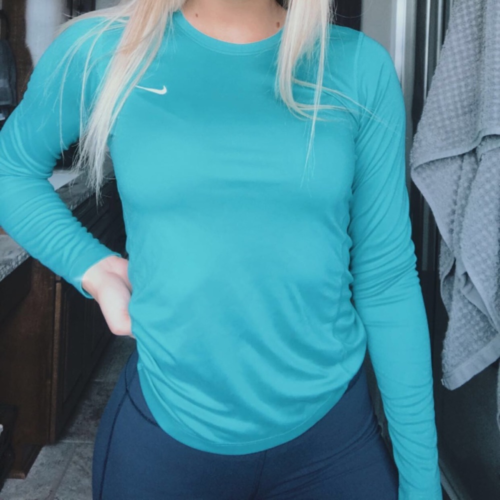 Nike Dri-Fit Long Sleeve Shirt